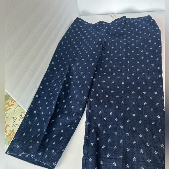 NWT Alfred Dunner Blue Jean Capris with Stars Design - Picture 2 of 12
